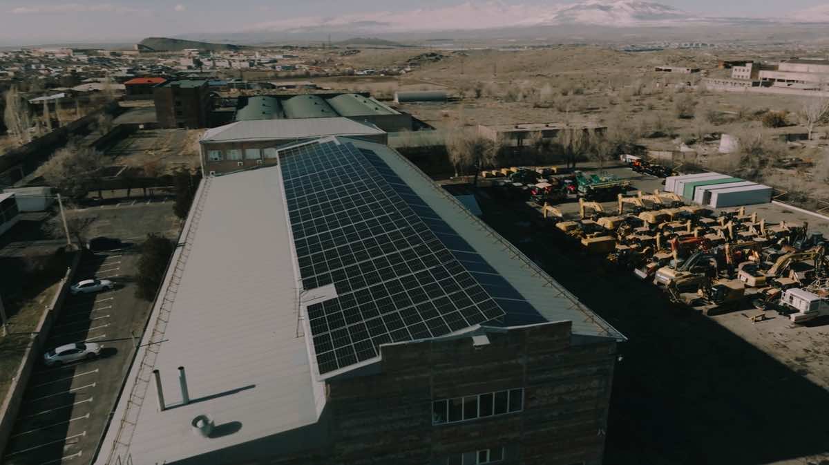 229,000 kWh of green electricity: Generated by the PV system at the Zeppelin Armenia site, newly installed in 2023