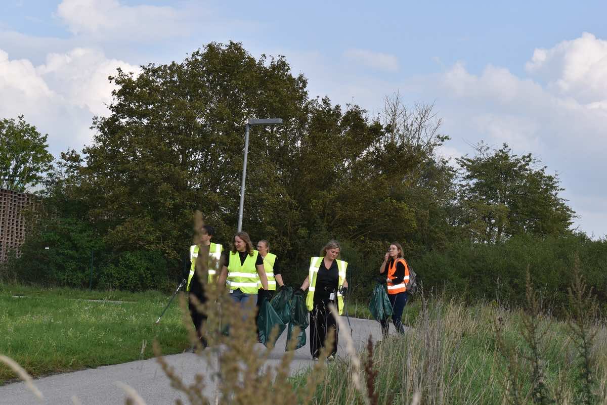 Zeppelin employees in various countries committed to a waste-free environment at World Clean Up Day